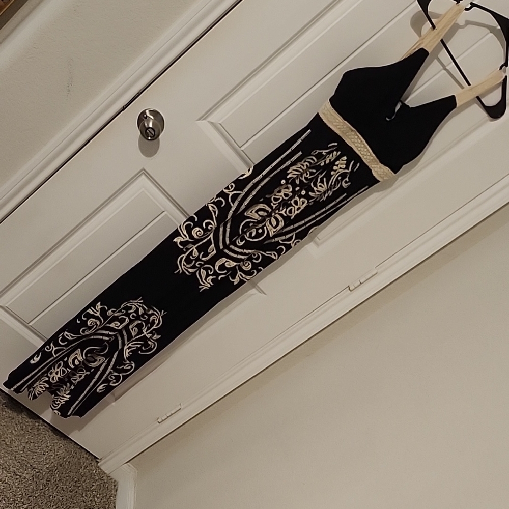 Elegant Black and Cream Maxi Dress